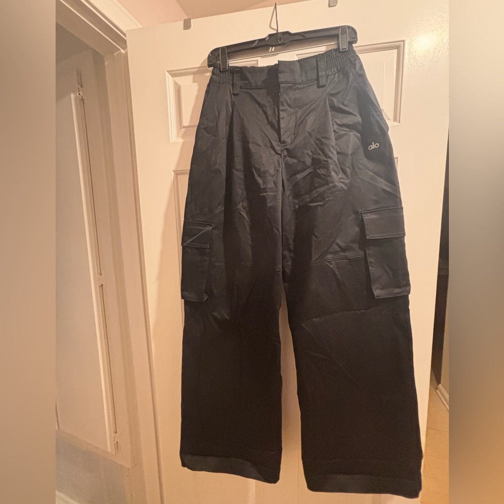 Alo Black Cargo Pants - Picture 5 of 7
